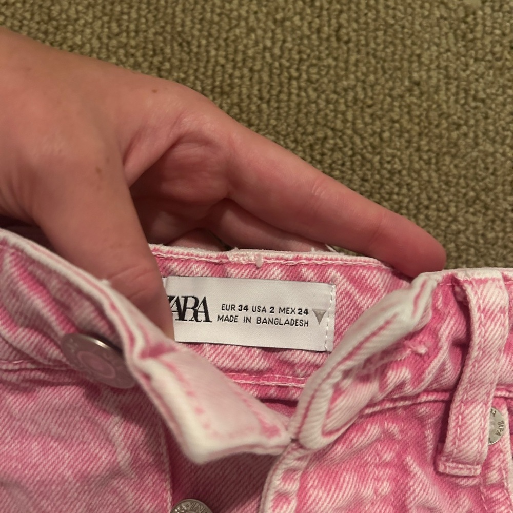 Zara high waisted pink denim shorts - Picture 2 of 3